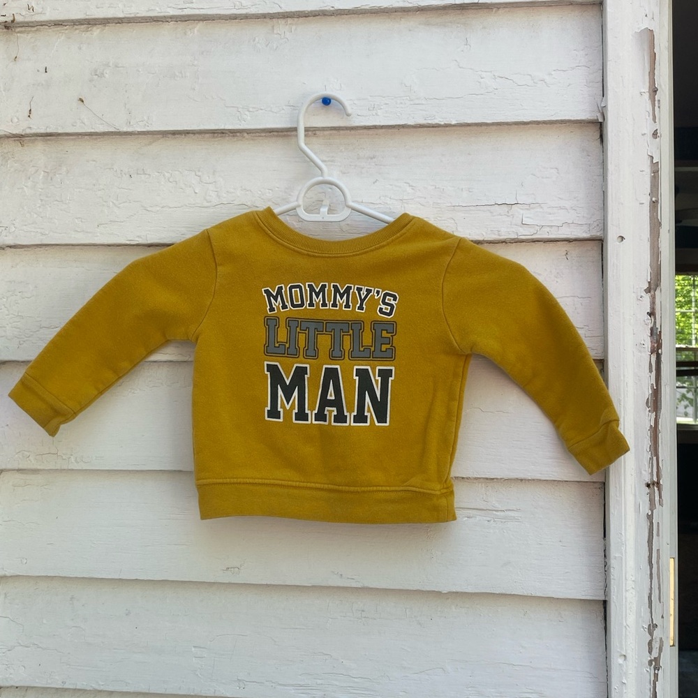 🏷️ Mommy's Little Man Mustard Sweatshirt 18M Boy